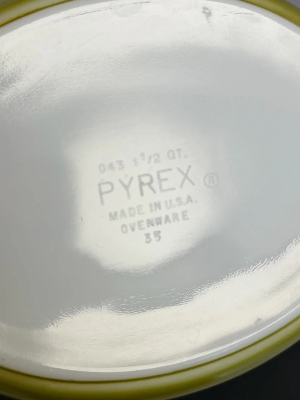 Vintage Avocado Green Spring Blossom Pyrex 1.5QT Covered Casserole